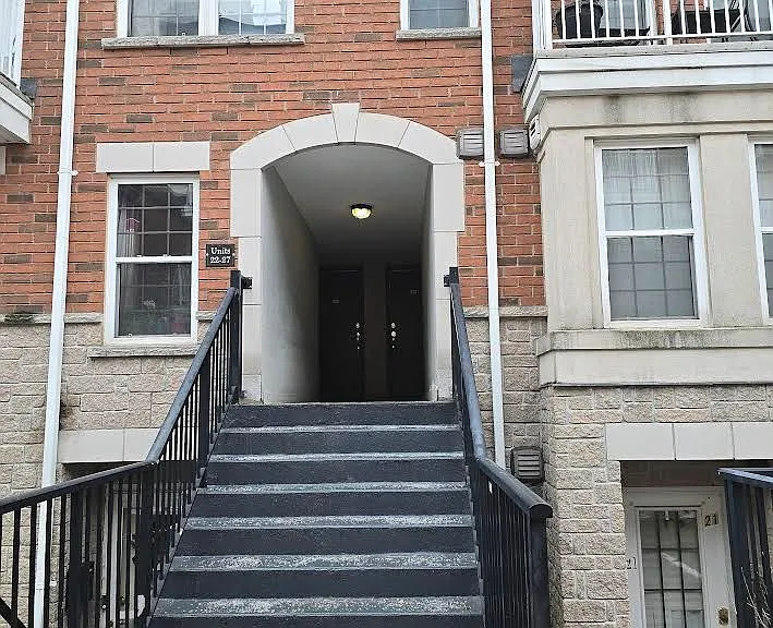 37 Four Winds Dr #22 — Photo 2