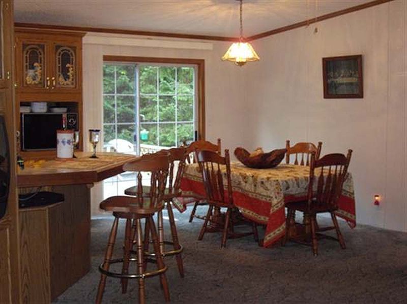 3rd image of 209 ROCK HAVEN Road