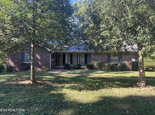 1519 McIlvaine Dr, Maryville, TN 37803