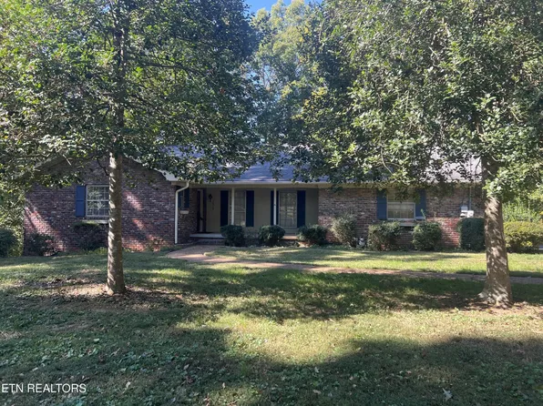 1519 McIlvaine Dr, Maryville, TN 37803