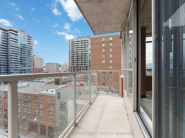 180 York St #909 — Photo 20