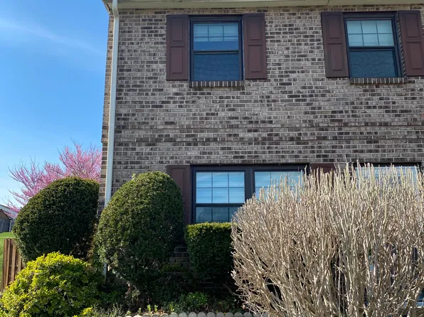 61 Orchard Ct, Royersford, PA 19468