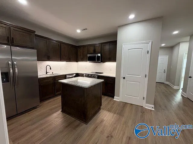 3 bed, 1500 sqft, $1,700 — Photo 2