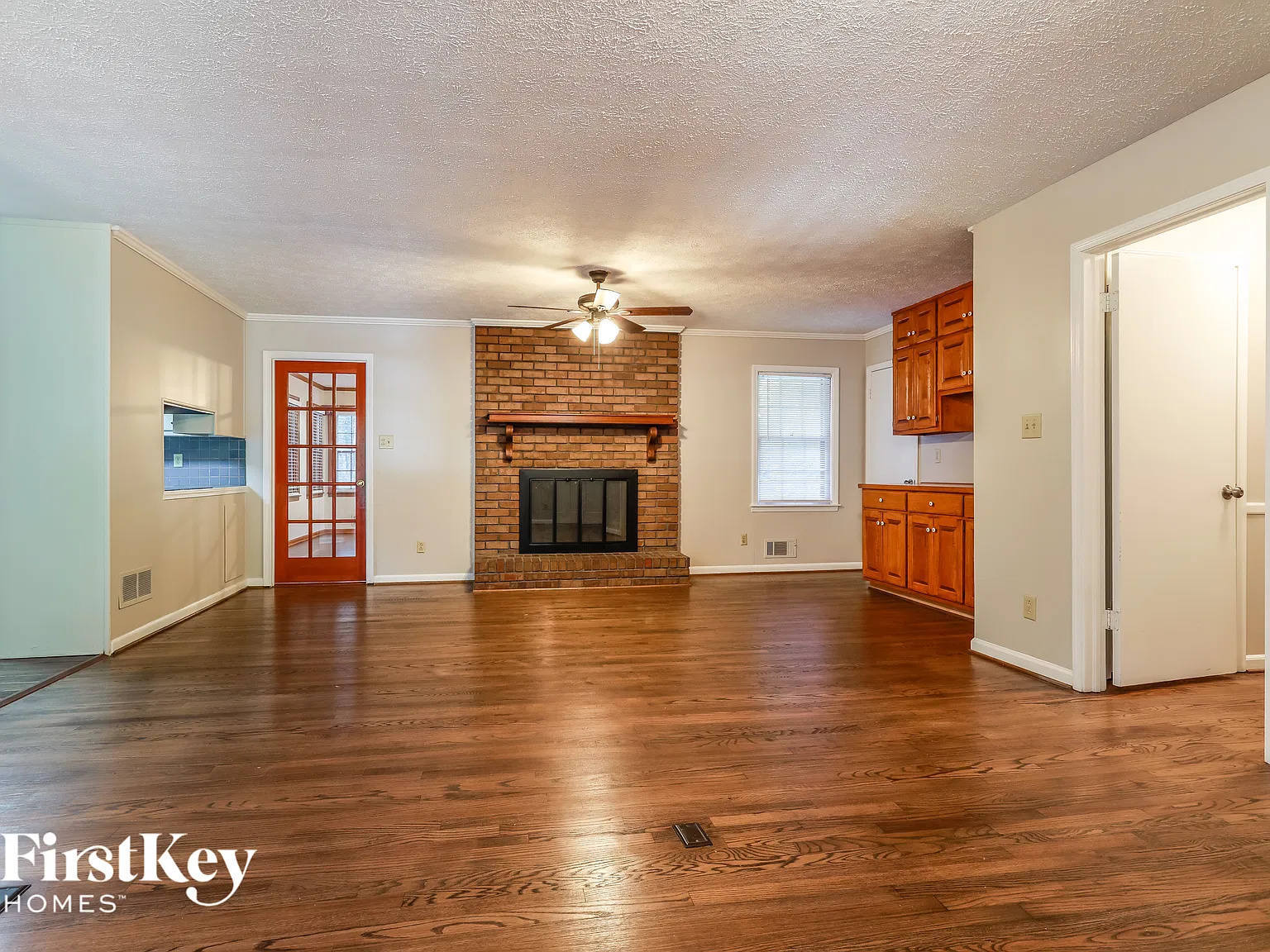 3 bed, 2.0 bath, 1998 sqft, $2,535 — Photo 3