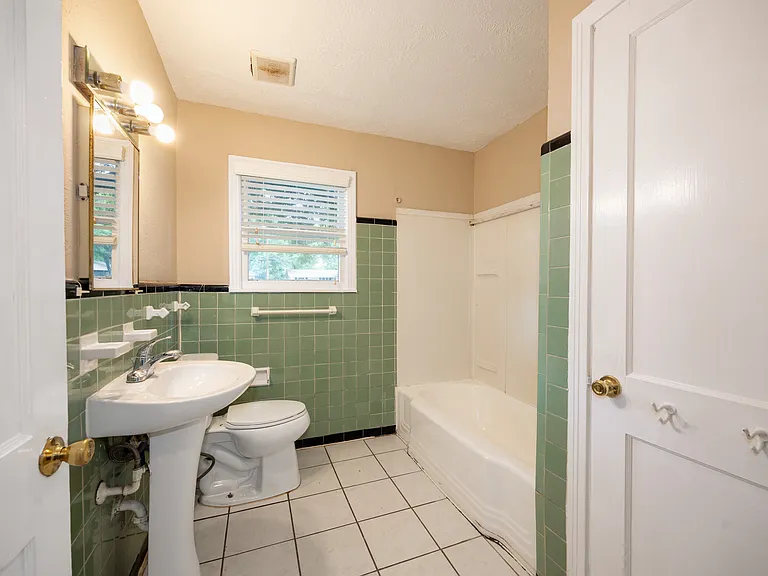 312 Harris Blvd — Photo 9