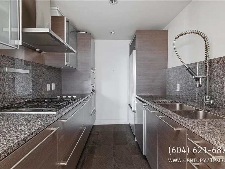 1111 Alberni St #2206 — Photo 8
