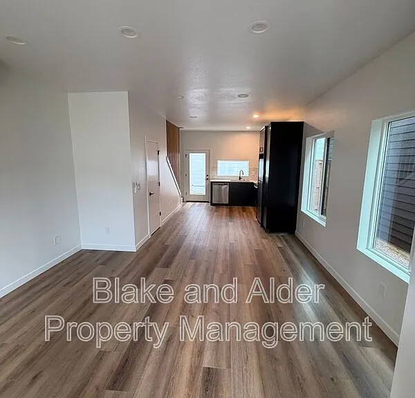 3522 NE 44th Ave — Photo 4