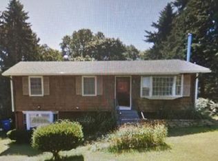 118 Brookshaven Rd, Groton, CT 06340