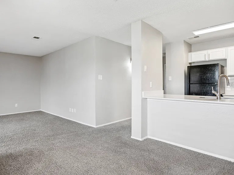 Lawson — Photo 25