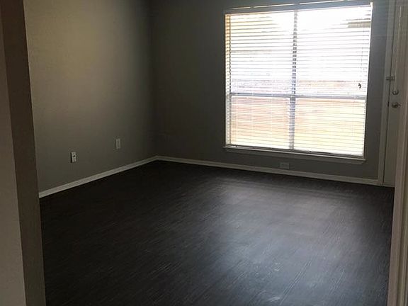 4th image of 1569 Weyland Dr APT 2003
