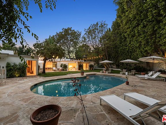2nd image of 9451 Hidden Valley Pl