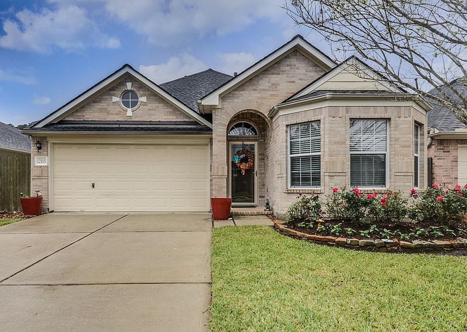 1st image of 12115 Lakewood Villa Dr