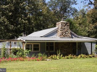 1787 White Pine Dr, Chambersburg, PA 17202