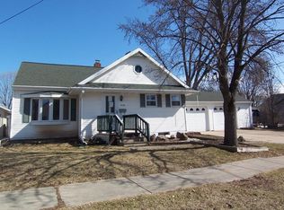 1050 6th St, Green Bay, WI 54304
