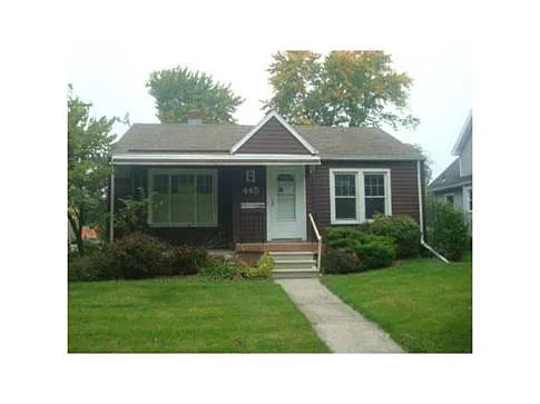 445 W 6th St photo 1