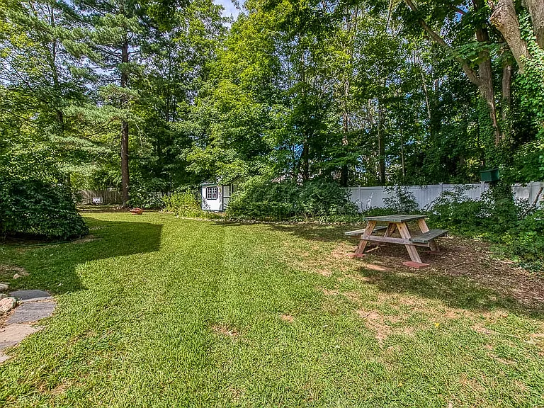 3 Oakhill Ave — Photo 3