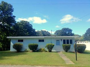 5 N Lee Rd, Niantic, CT 06357