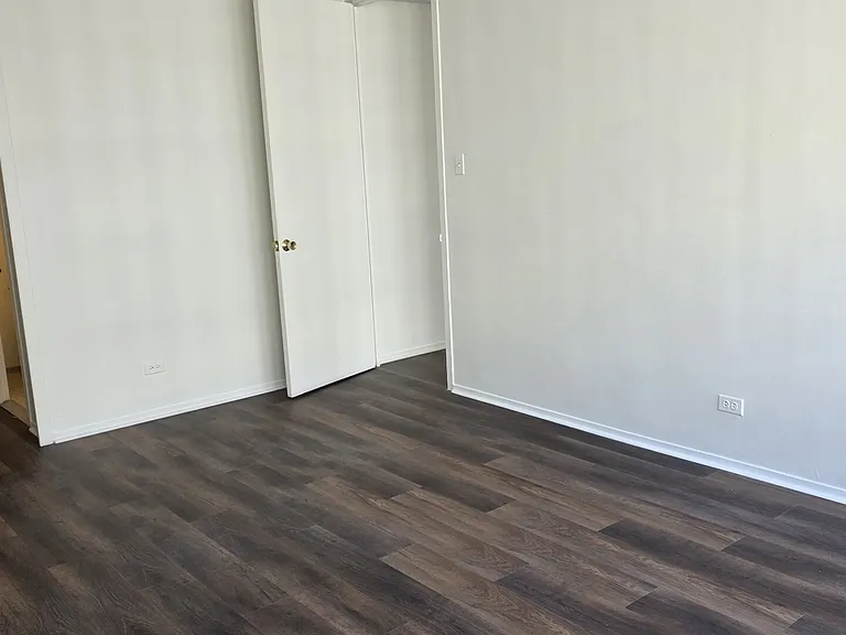 1450 E 55th Pl #719S — Photo 10