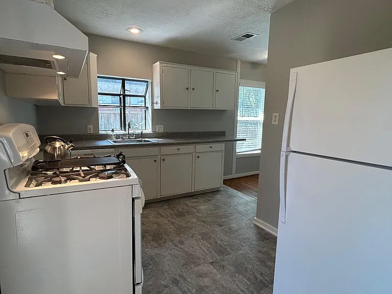 720 Woodland St — Photo 6