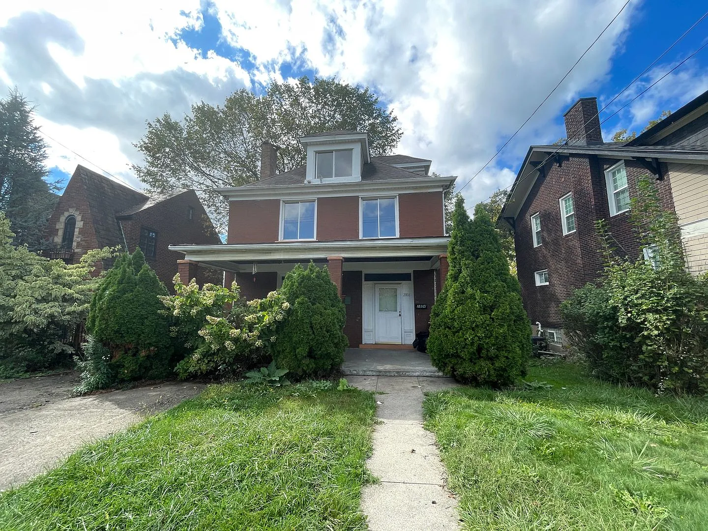 Updated 4 bedroom house for rent ! — Photo 2