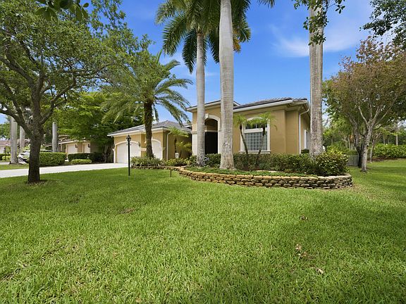4th image of 10561 NW 66th Street