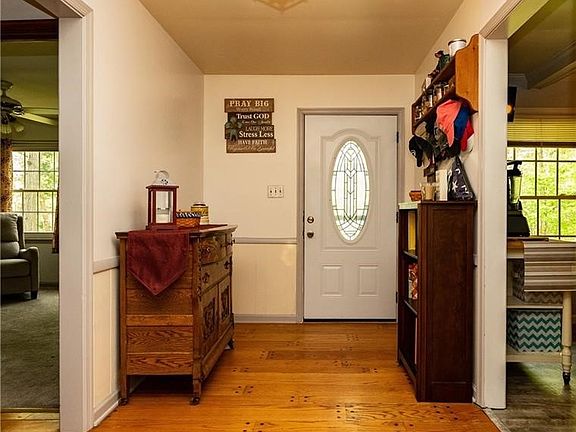 4th image of 321 Warsaw Ave