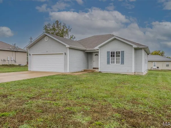 1225 Applelane Dr, Lebanon, MO 65536