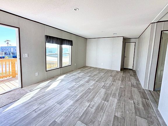 4th image of 379 Limeberry Pl