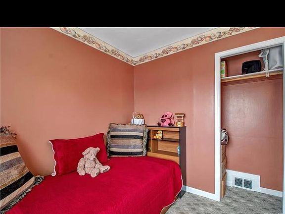5th image of 242 Warsaw St