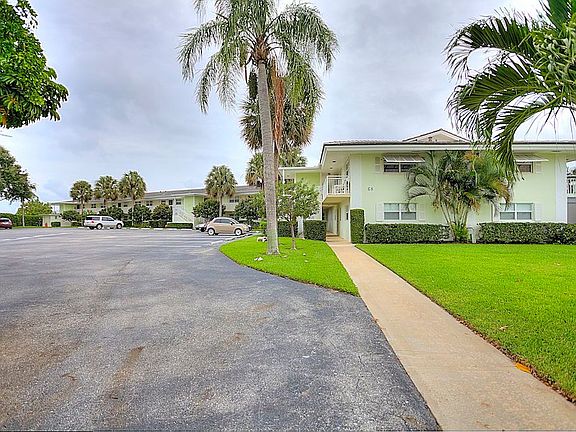 2nd image of 68 Yacht Club Dr APT 12
