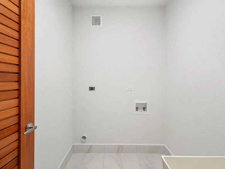 155 Chelsea — Photo 12