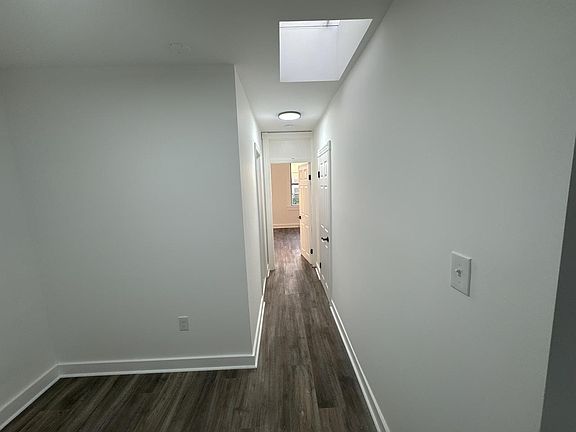 3rd image of 419 N Montford Ave