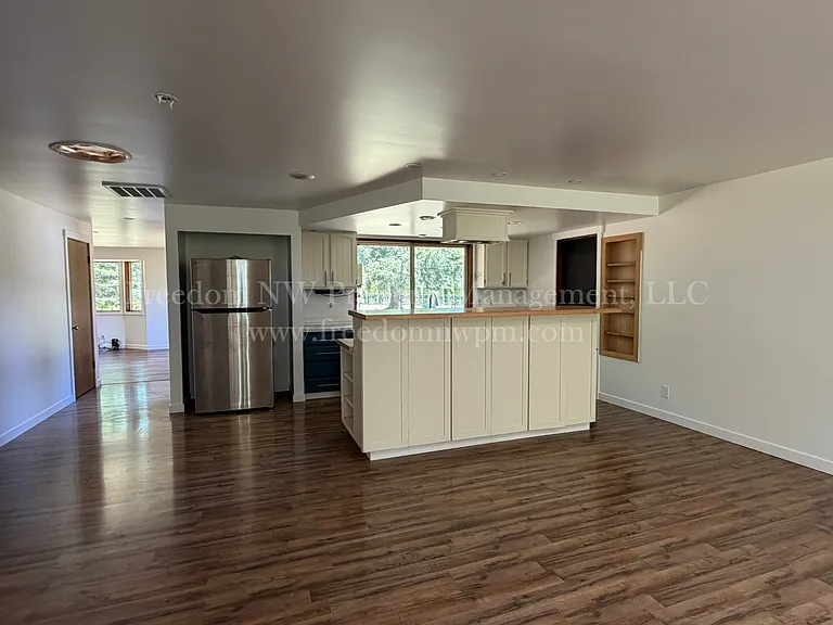 5825 67th Ave NE — Photo 4