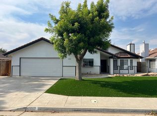 2475 Escalon Ave, Clovis, CA 93611