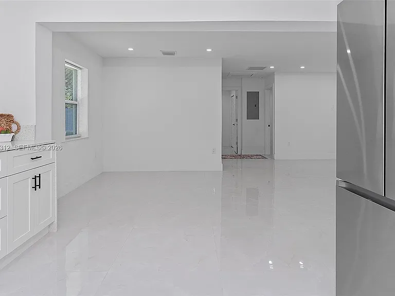 1473 NE 30th Ct — Photo 17