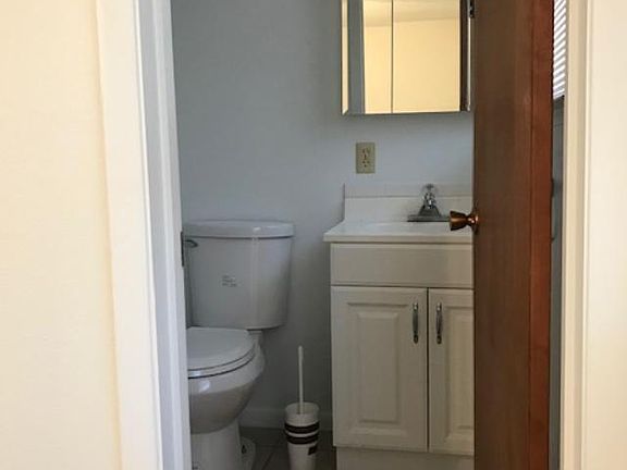 5th image of 212 Spruce Ave