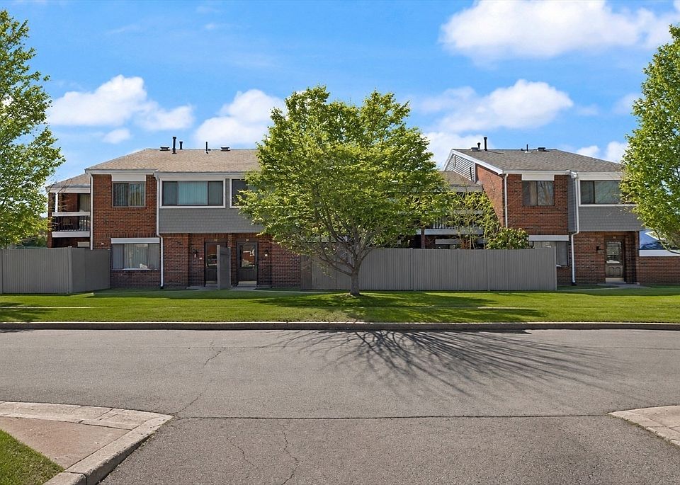 1st image of 34 Rosewood Dr #34