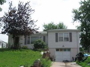 3833 N 66th St, Omaha, NE 68104