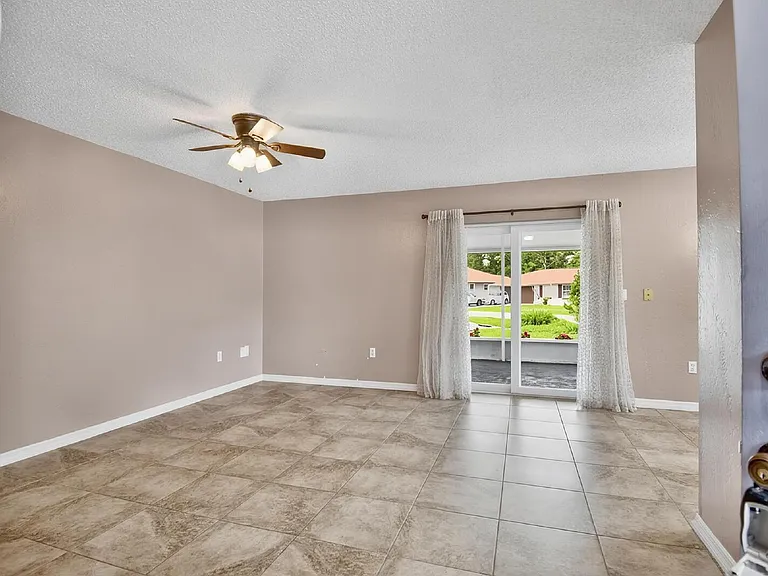73B Buttonworth Dr — Photo 6