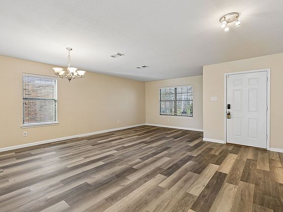5th image of 4137 Capstone Dr