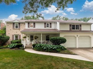 84 Carriage Cir, Williamsville, NY 14221