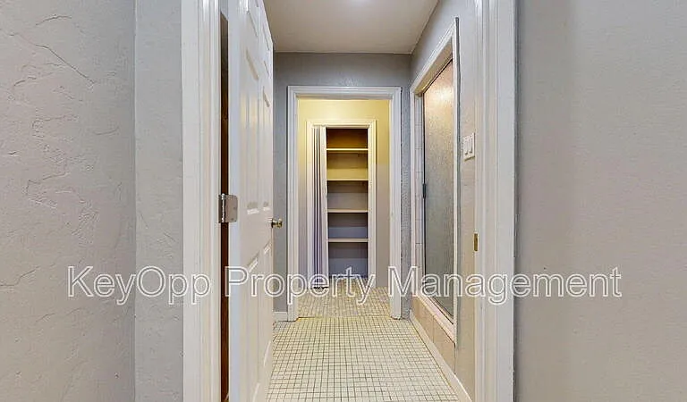 180 Stanyan Blvd — Photo 11