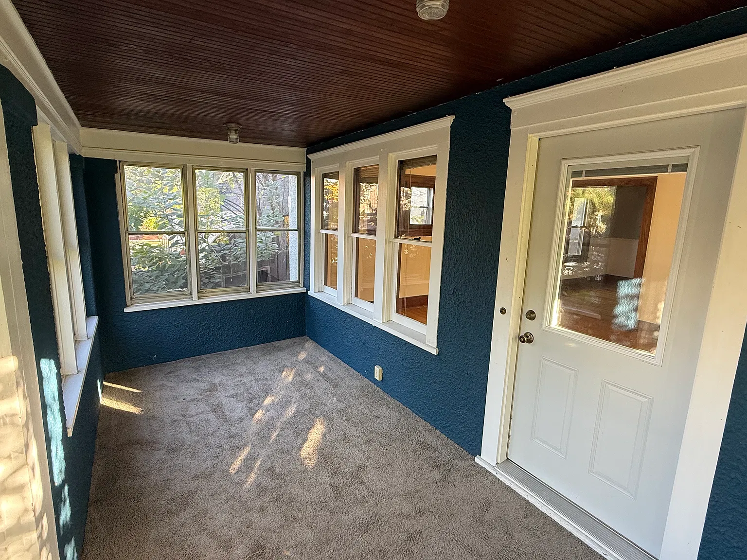 3 bed, 1.5 bath, 1156 sqft, $2,050 — Photo 3