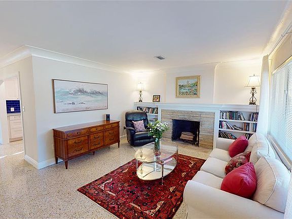 2nd image of 530 Parkview Dr