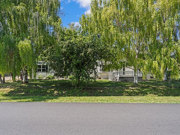 3rd image of 1902 S Woodland Dr