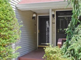 58 Red Oak Ter, Oak Ridge, NJ 07438