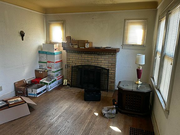 2nd image of 25115 Joy Rd