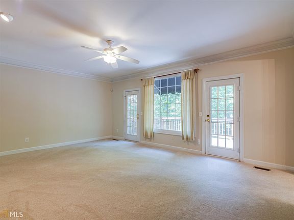 5th image of 111 Rosewood Ct