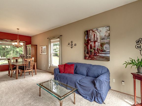 5th image of 10810 202nd Avenue Ct E
