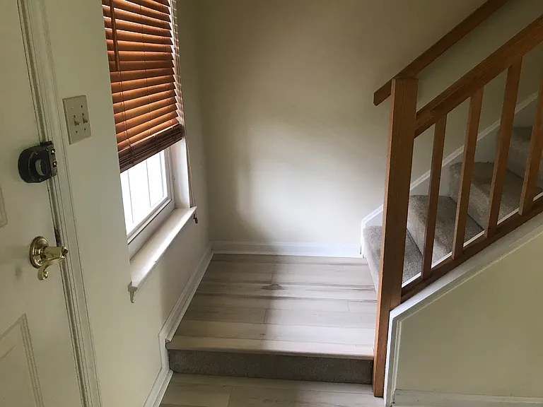 222 Cambridge Ct — Photo 9
